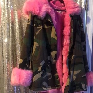 Camo faux fur bomber